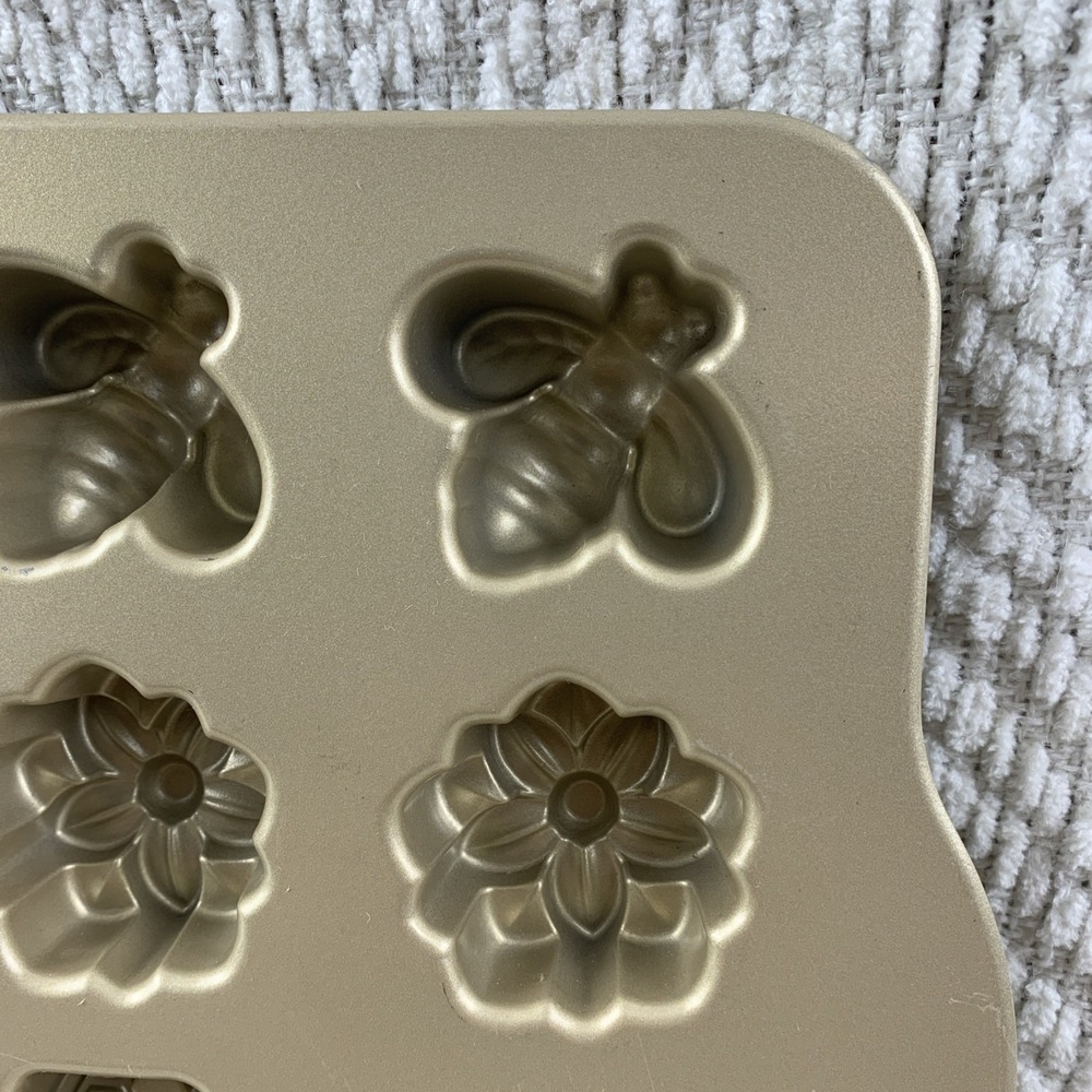 Nordic Ware Gold Bee, Flower & Hive Mini Cakelet Pan - Picture 10 of 16